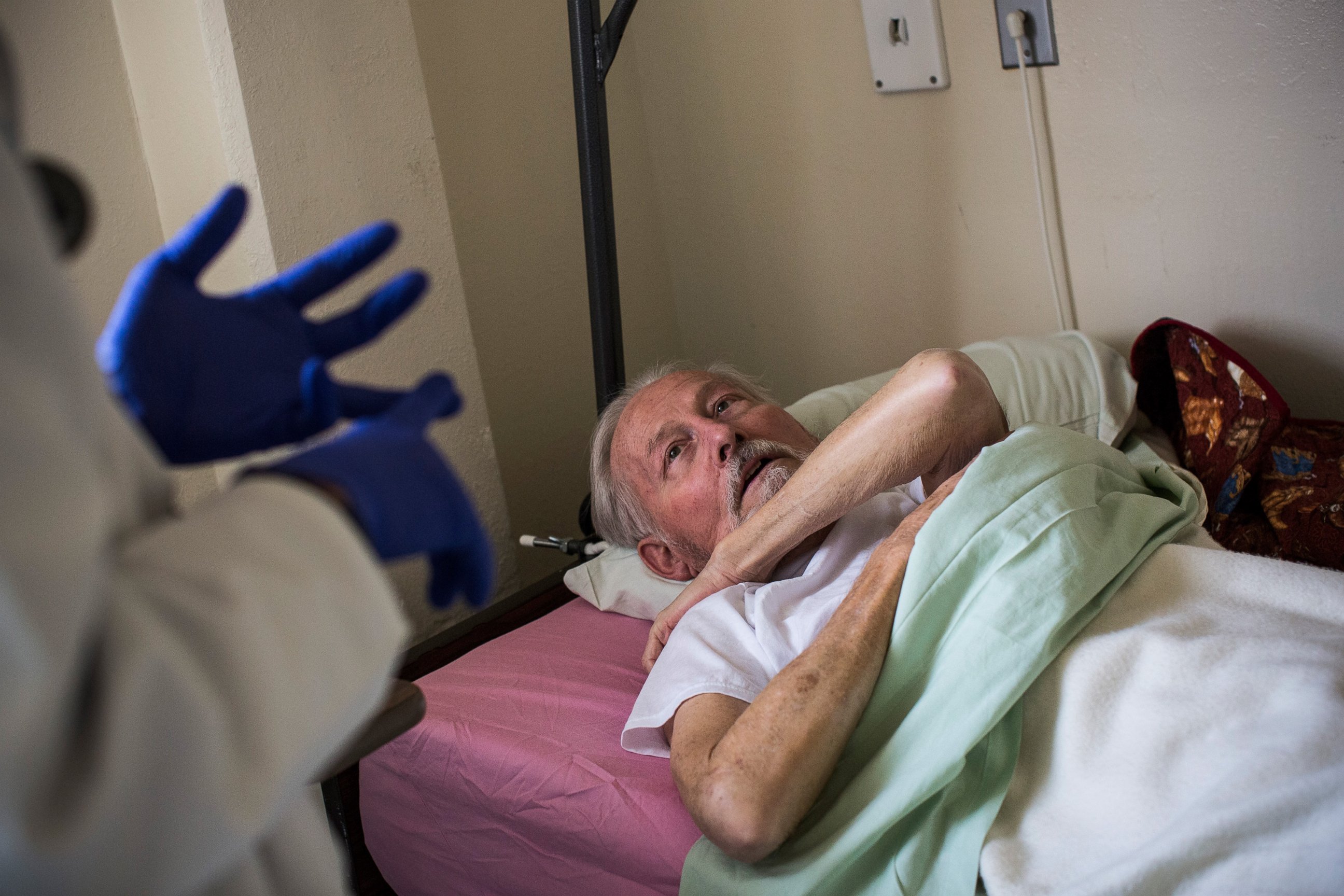 An Intimate Look At Aging Prisoners In The United States Photos Image