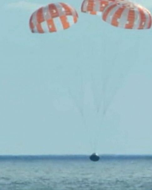 Video Artemis I Orion Capsule Splashes Down After Days Orbiting The