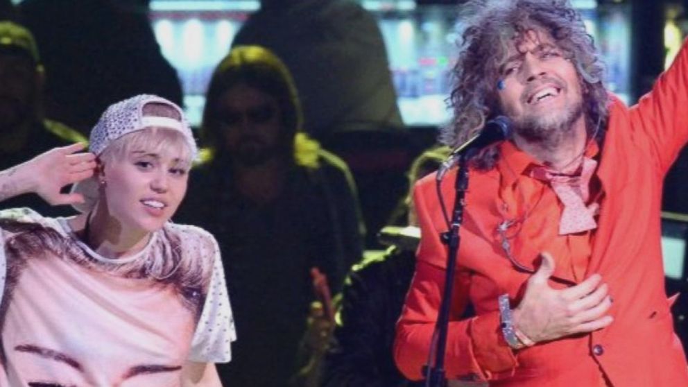 Miley Cyrus Flaming Lips Planning Naked Concert Video Abc News