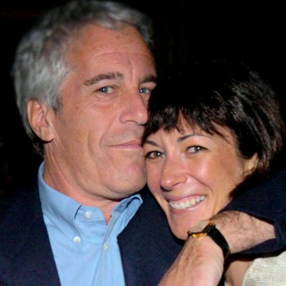 Video Ghislaine Maxwell meets Jeffrey Epstein after father's death