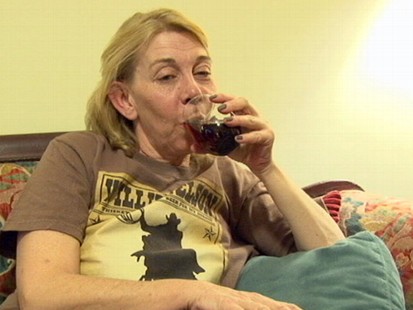 VIDEO: Mother of three opens "last bottle" says of family: "These people aggravate me."