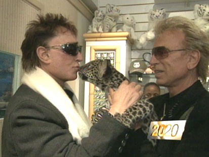 VIDEO: Legendary illusionists talk to Elizabeth Vargas at their home, Little Bavaria.
