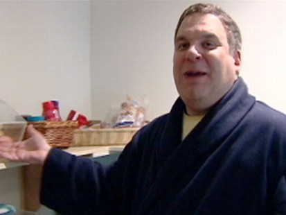 VIDEO: Comedian offers a behind-the-scenes peek at his struggle not to pig out.