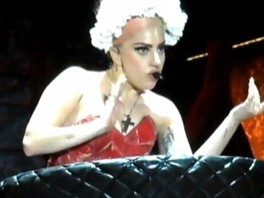 Lady Gaga Has Surgery to Repair a Torn Labrum