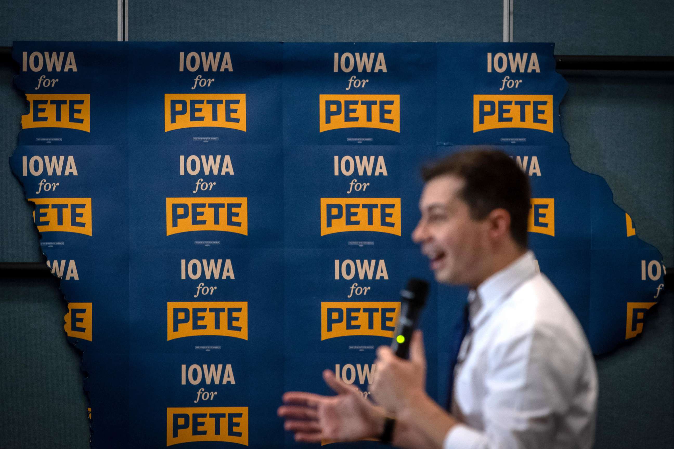 PHOTO: Pete Buttigieg campaigns to be the 2020 Democratic presidential nominee at Heartland Acres in Independence, Iowa, Jan. 30, 2020.