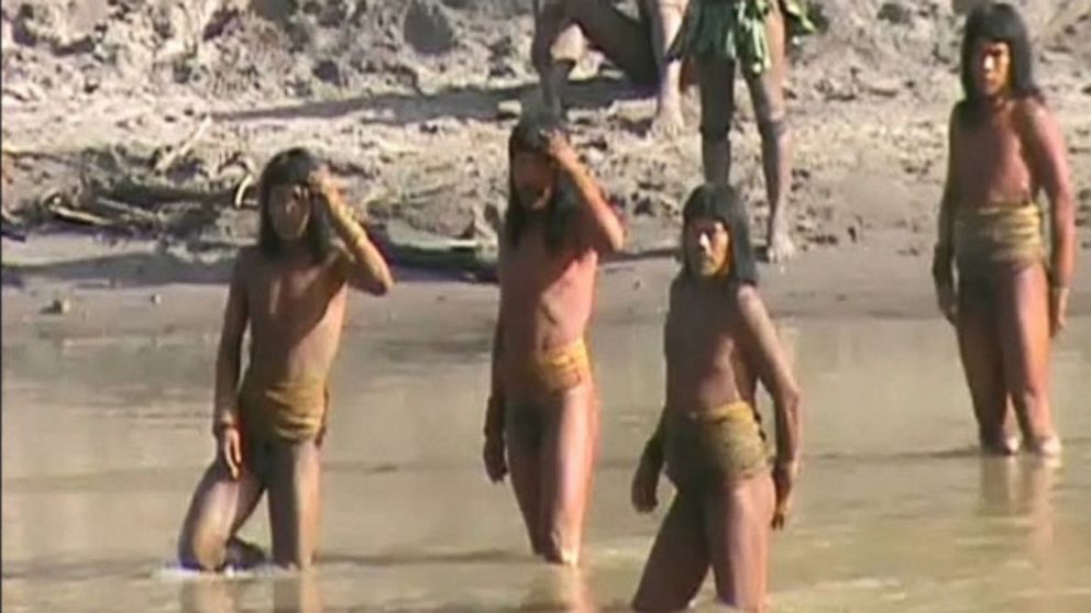 watch-isolated-peruvian-tribe-makes-contact-with-outside-free-nude