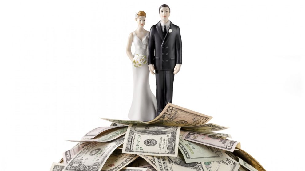 Follow these tips for better newlywed banking. 