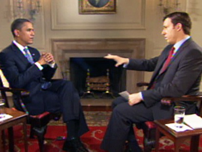 PHOTO Jake Tapper interviews President Obama during an ABC News? exclusive interview, November 9, 2009.