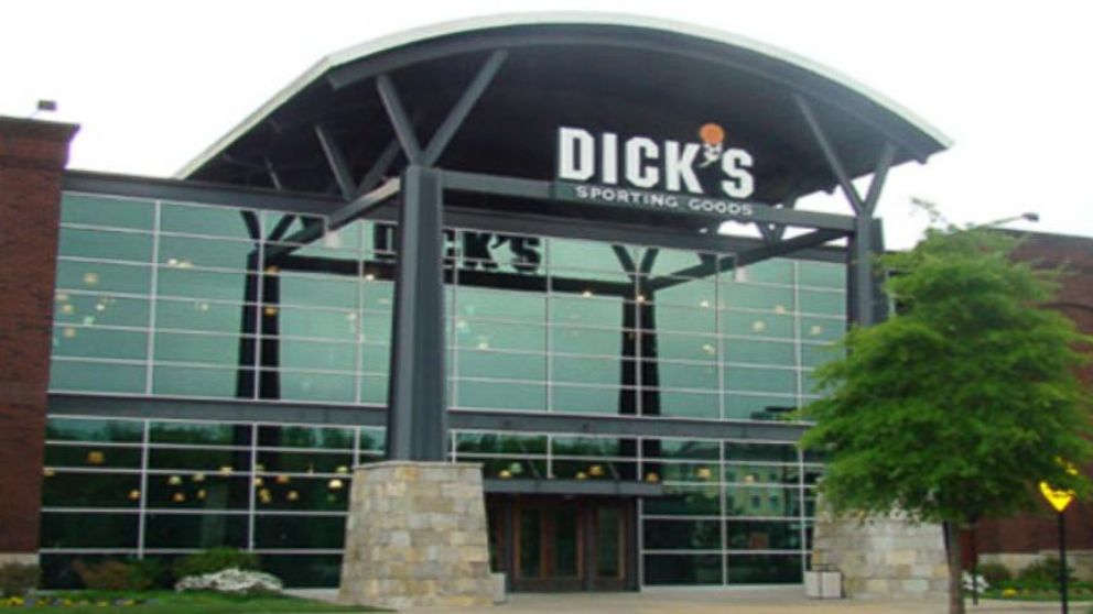 The Big Number 500 Dick S Sporting Goods Drops In Store Pga Pros Video Abc News