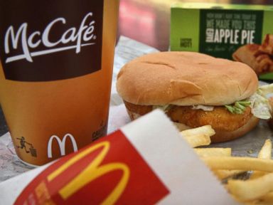 VIDEO: McDonald's to curb use of antibiotics in its U.S. chicken. 