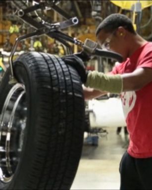 VIDEO: Ford Motor Company has announced that it plans to mass-produce fully autonomous self-driving cars for a ride-hailing or ride-sharing service by 2021.