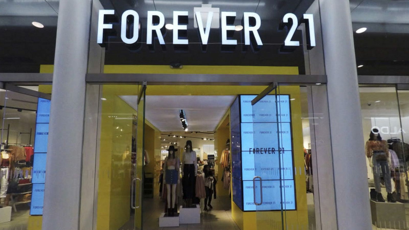 Forever 21 files for bankruptcy - Good Morning America