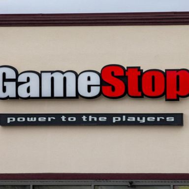 VIDEO: Wall Street vs. amateur traders: GameStop stock volatility continues