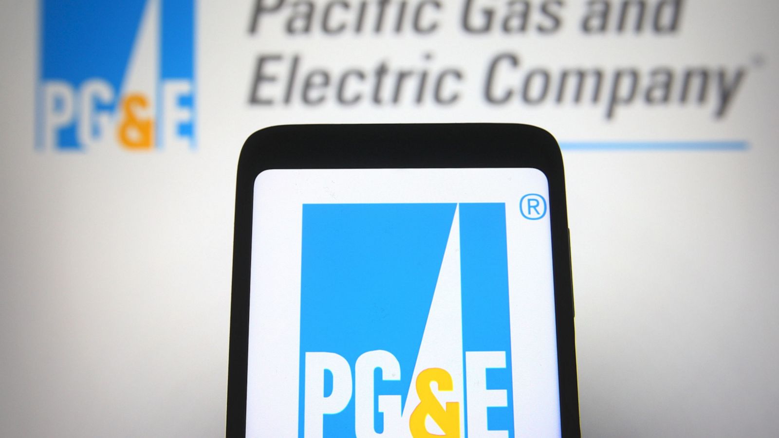PG&E using wildfire-prevention power shutdowns - Good Morning America
