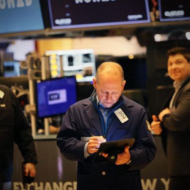 VIDEO: Stock market extends losses despite strong jobs numbers 