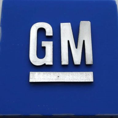 VIDEO: GM recalls nearly 1 million vehicles over air bag concerns 