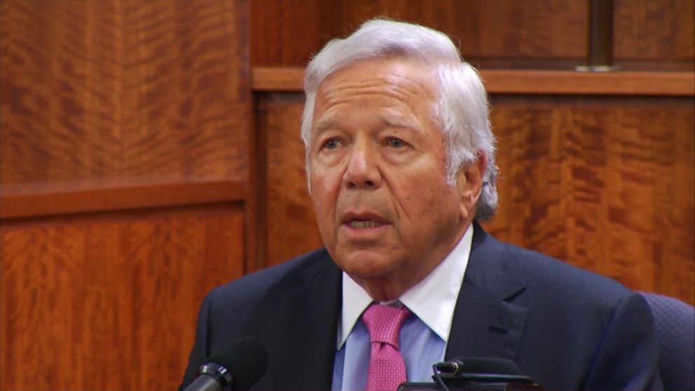 New England Patriots owner Robert Kraft testifies in Aaron Hernandez's murder trial, March 31, 2015.