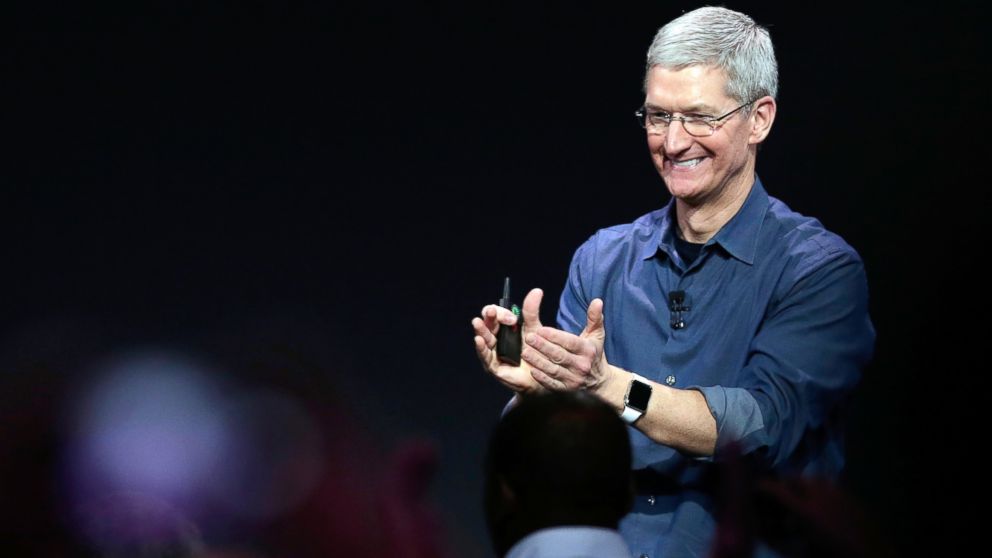 PHOTO: Apple CEO Tim Cook introduces the new Apple Watch, which he is wearing, Sept. 9, 2014, in Cupertino, Calif. 