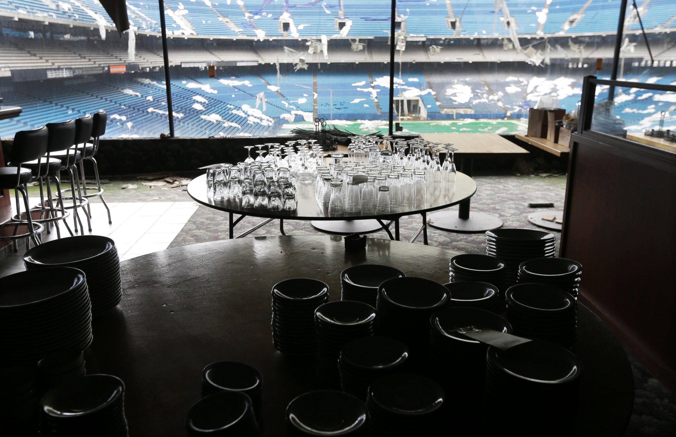 PHOTO: Glassware is setup for auction inside the Pontiac Silverdome in Pontiac, Mich. in this May 12, 2014 photo.