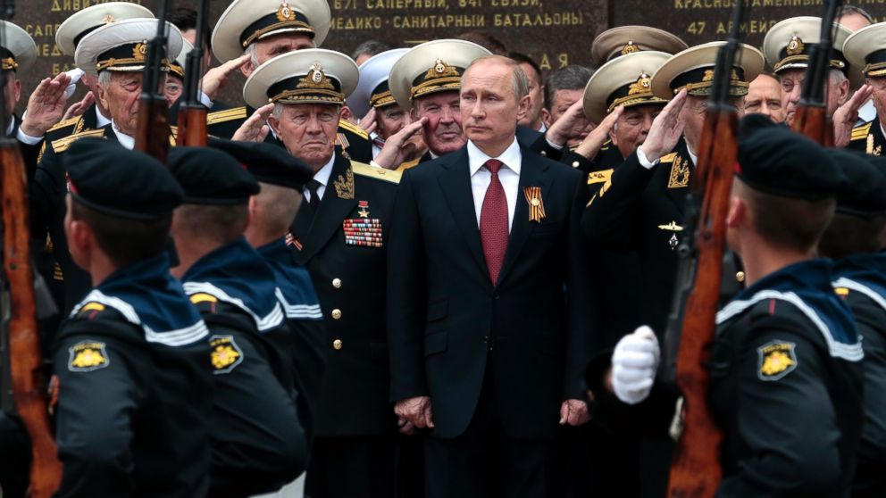 PHOTO: Russian President Vladimir Putin attends a  parade marking the Victory Day in Sevastopol, Crimea, in this May 9, 2014 file photo.