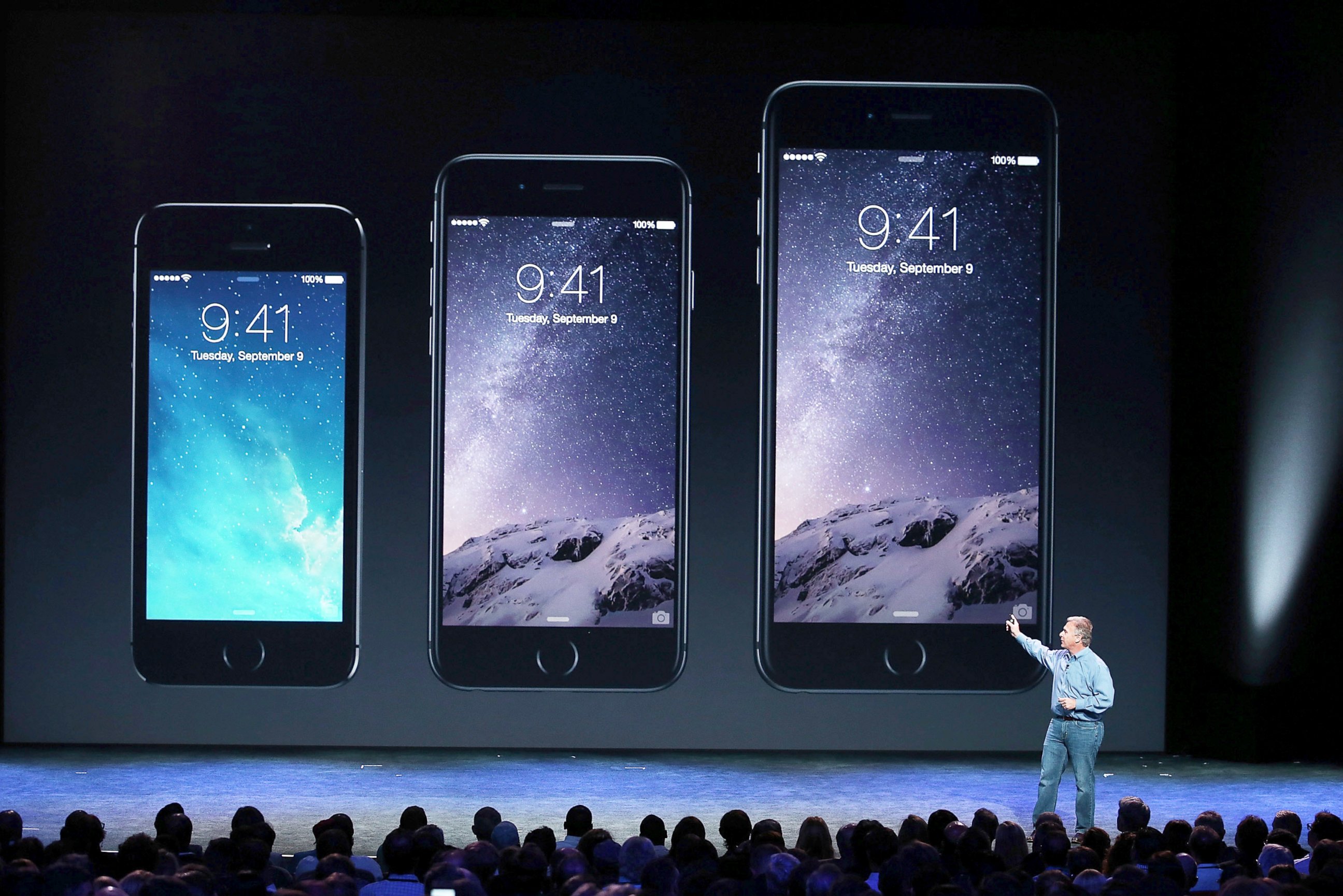 PHOTO: Apple Senior Vice President of Worldwide Marketing Phil Schiller announces the new iPhone 6 during an Apple special event at the Flint Center for the Performing Arts, Sept. 9, 2014, in Cupertino, Calif.