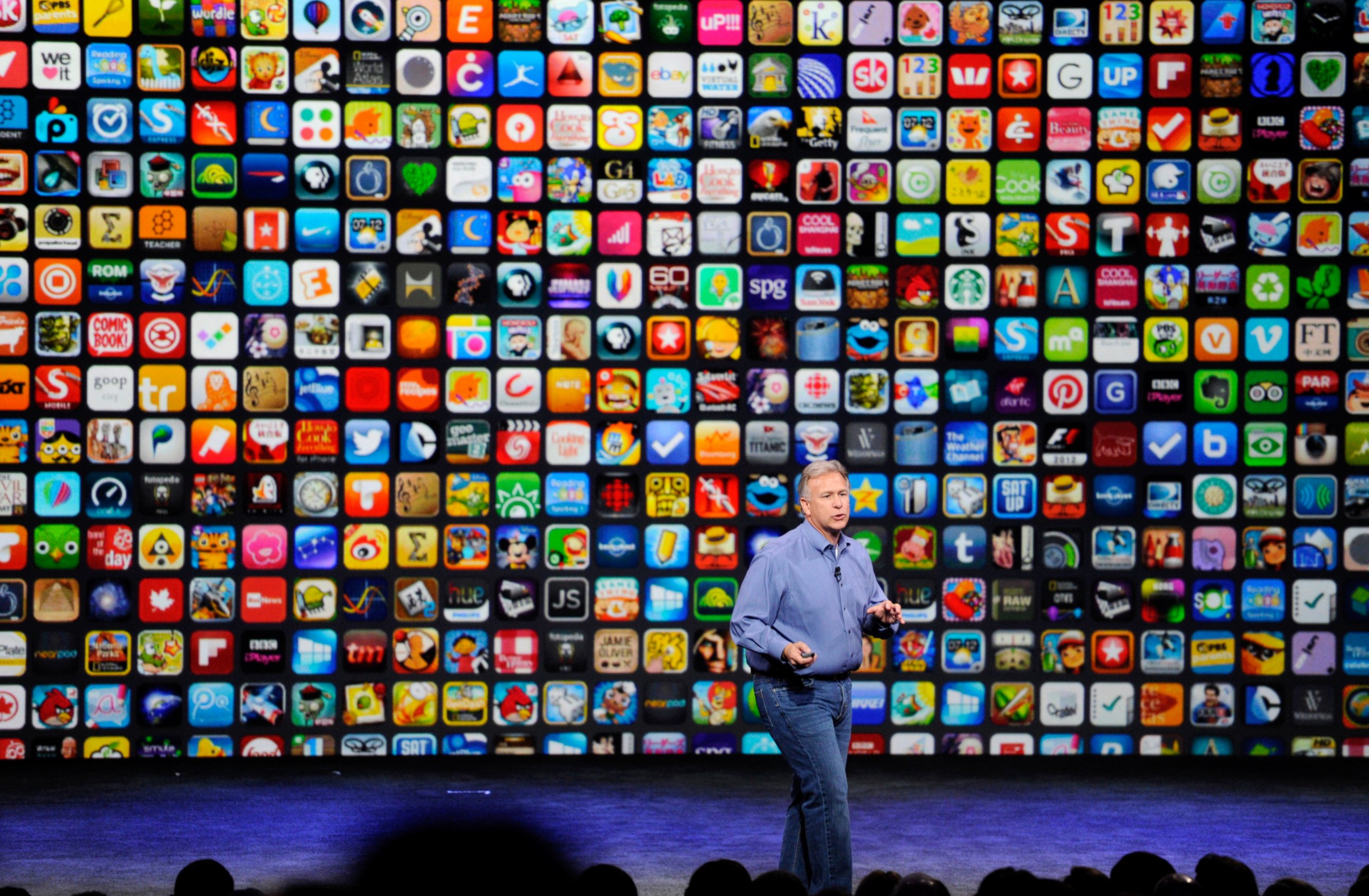 PHOTO: Philip "Phil" Schiller, senior vice president of worldwide marketing at Apple Inc., speaks about the iPhone 6 and iPhone 6 Plus during a product announcement at Flint Center in Cupertino, Calif., Sept. 9, 2014.