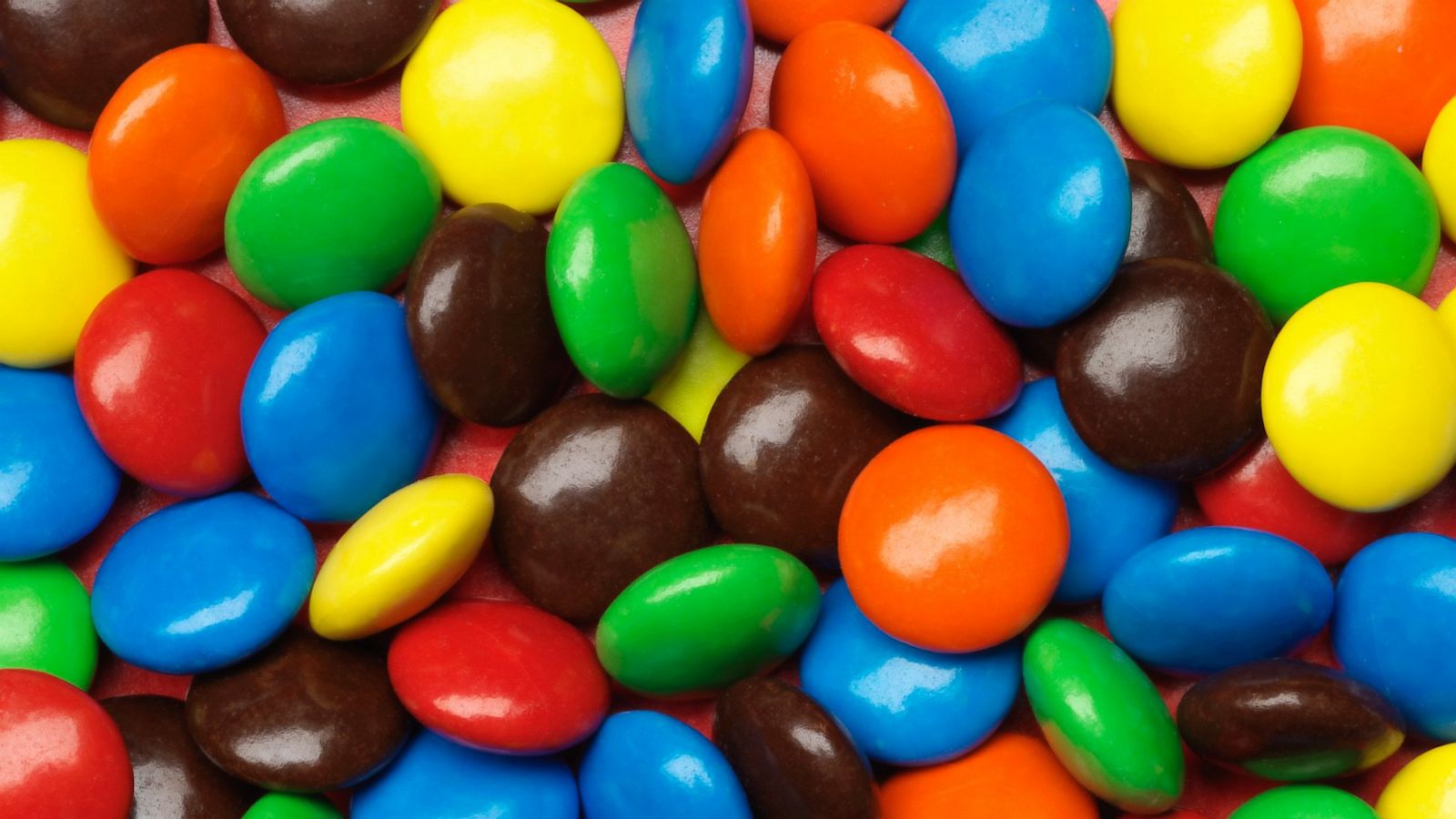 Israelis sue over artificial dye in orange M&Ms