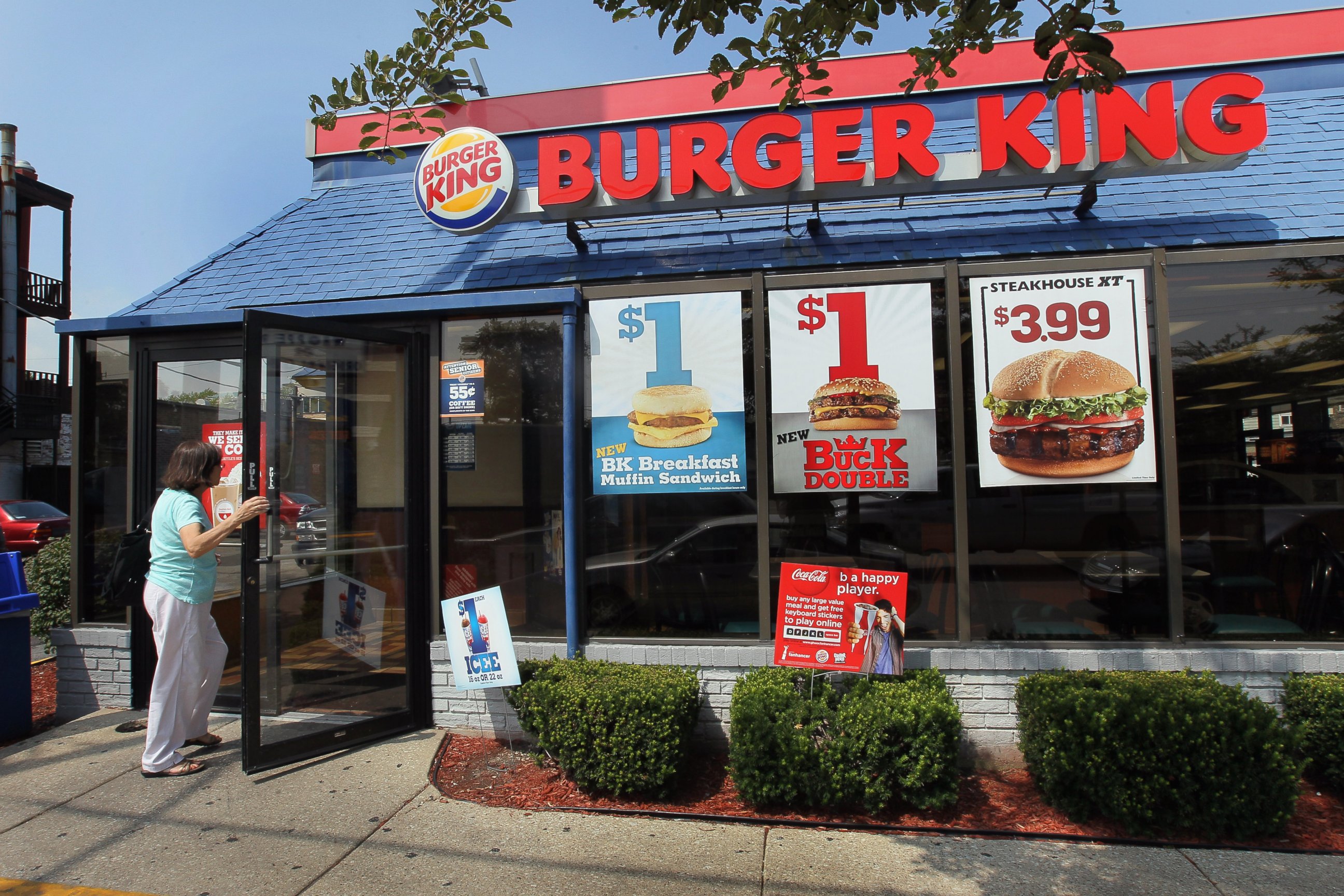 PHOTO: A customer walks into a Burger King restaurant on Aug. 24, 2010 in Chicago, Ill. 