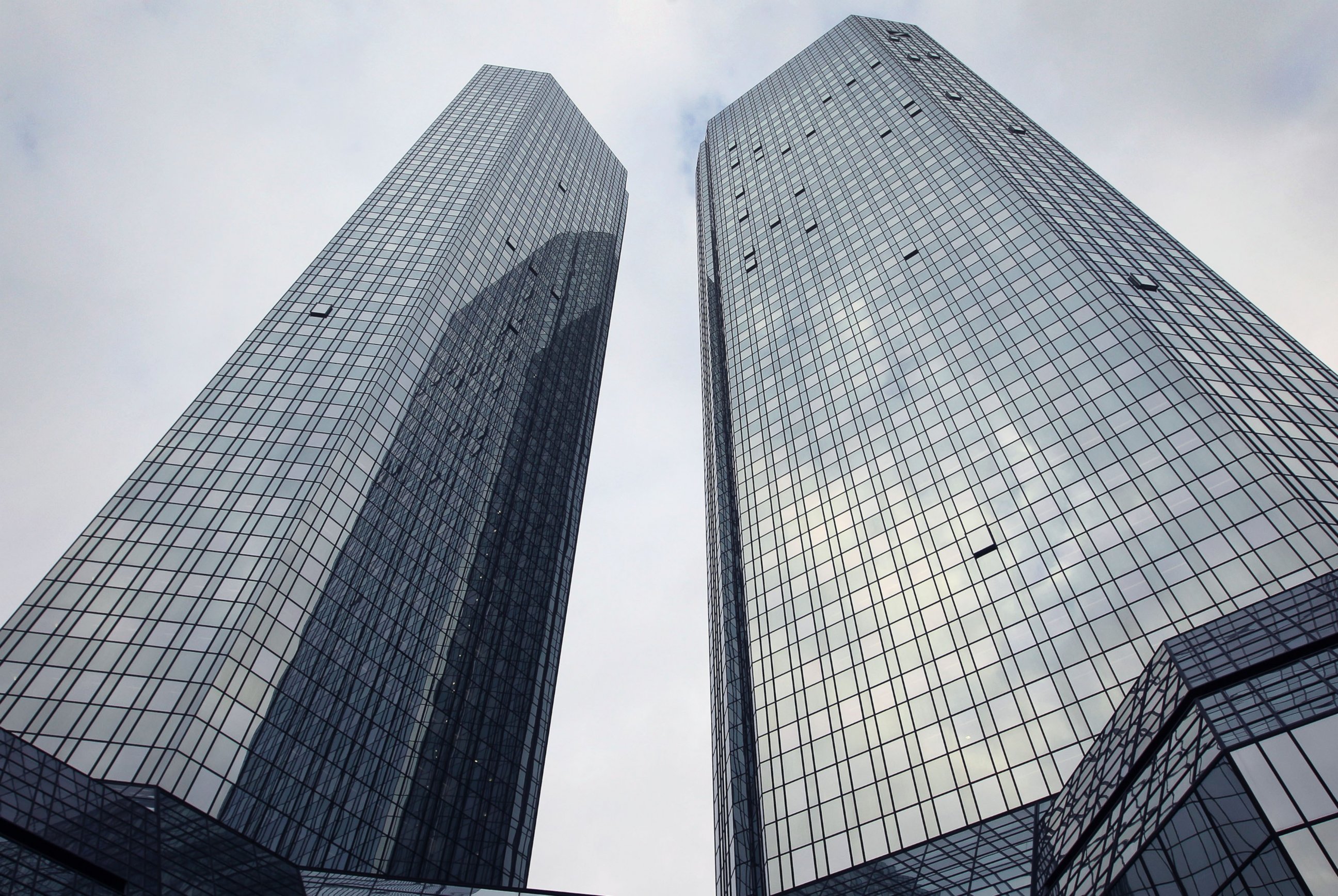 PHOTO: The headquarters of Germany's biggest lender Deutsche Bank is seen in Frankfurt, Germany, Oct. 29, 2015. 