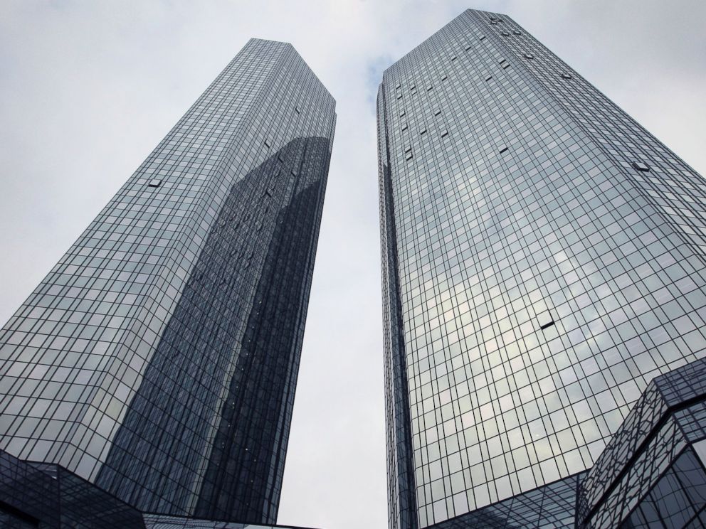 PHOTO: The headquarters of Germanys biggest lender Deutsche Bank is seen in Frankfurt, Germany, Oct. 29, 2015.
