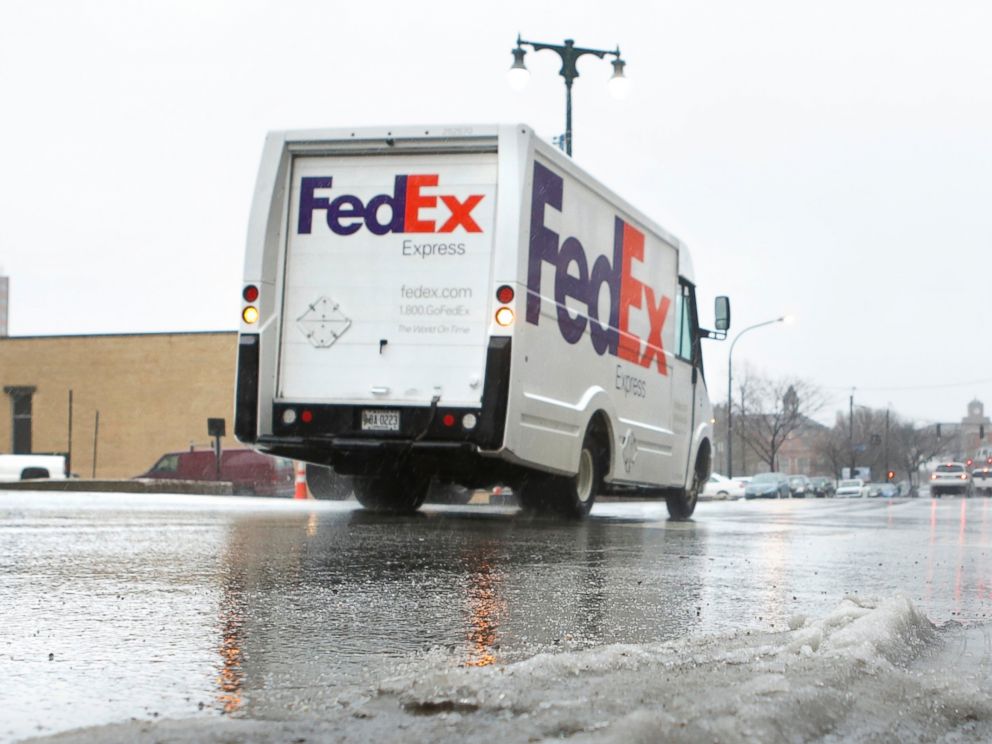 Is Fedex Open On Christmas Eve 2022 Fedex Delivering On Christmas Day, Employees 'Volunteering' To Work - Abc  News