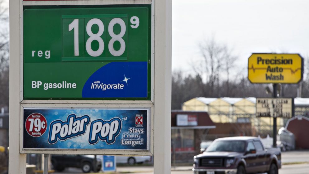 Gas prices are displayed on a sign outside a fueling station in Chillicothe, Ill., Dec. 11, 2015.
