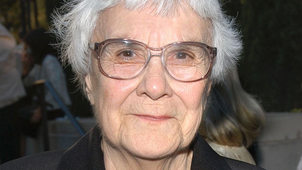 PHOTO: Harper Lee is honored at the Library Foundation of Los Angeles 2005 Awards Dinner, May 2005, in Los Angeles.