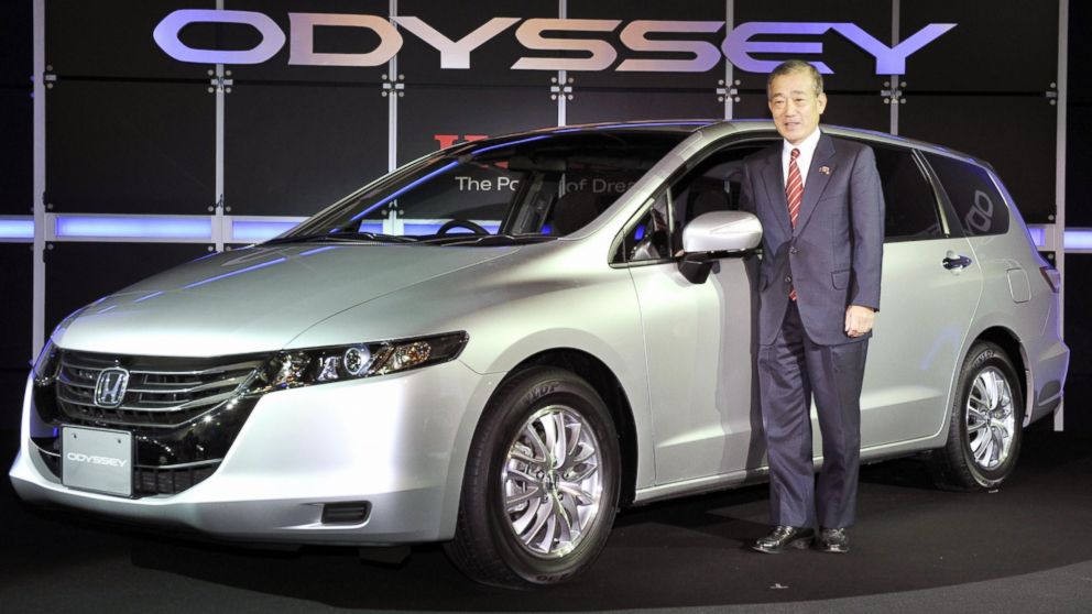 PHOTO: Japan's auto giant Honda Motor president Takeo Fukui displays the fourth generation model of the company's mini-van Odyssey in Tokyo on Oct. 16, 2008.