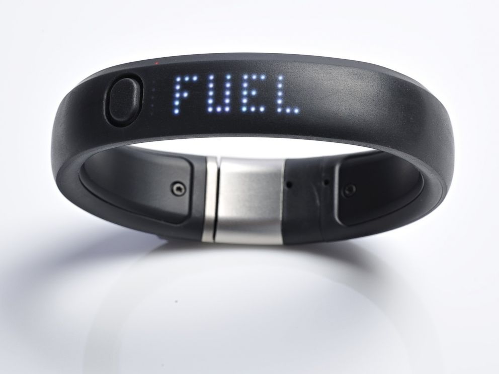 højdepunkt Når som helst konstant How Nike FuelBand Users Could Get Money as Part of Class Action Settlement  - ABC News