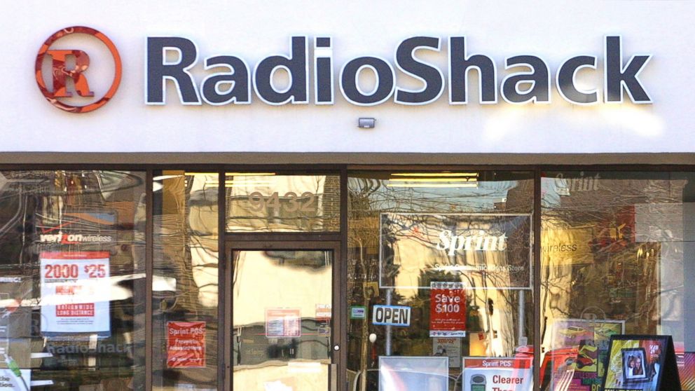 PHOTO: A Radio Shack is pictured on Jan. 3, 2002 in Skokie, Ill. 