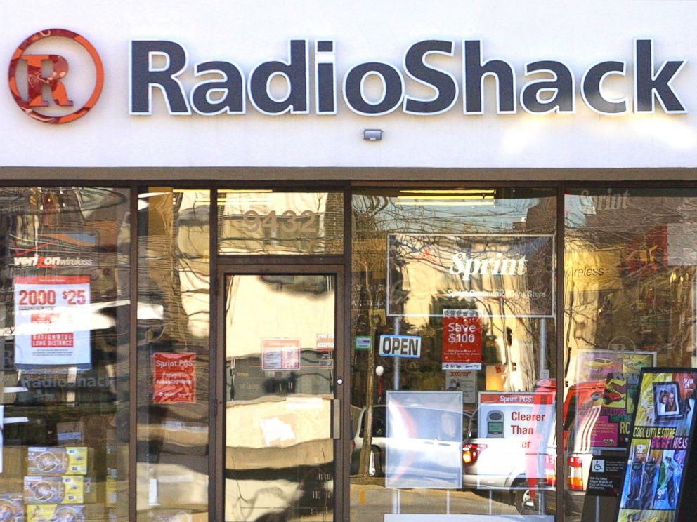 PHOTO: A Radio Shack is pictured on Jan. 3, 2002 in Skokie, Ill. 