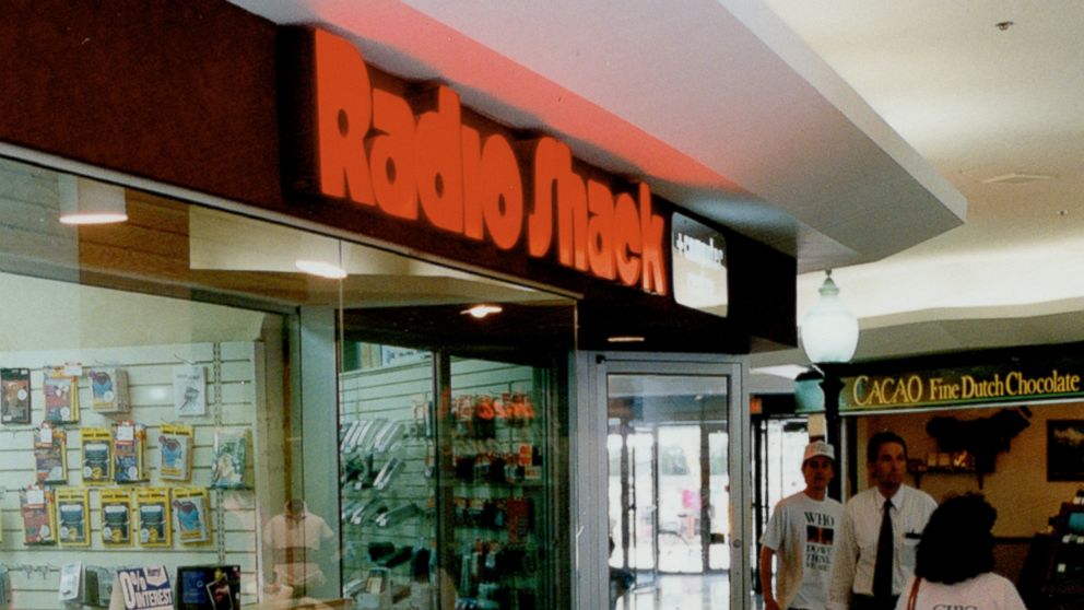 VIDEO: After 94 Years, Radioshack on the Brink