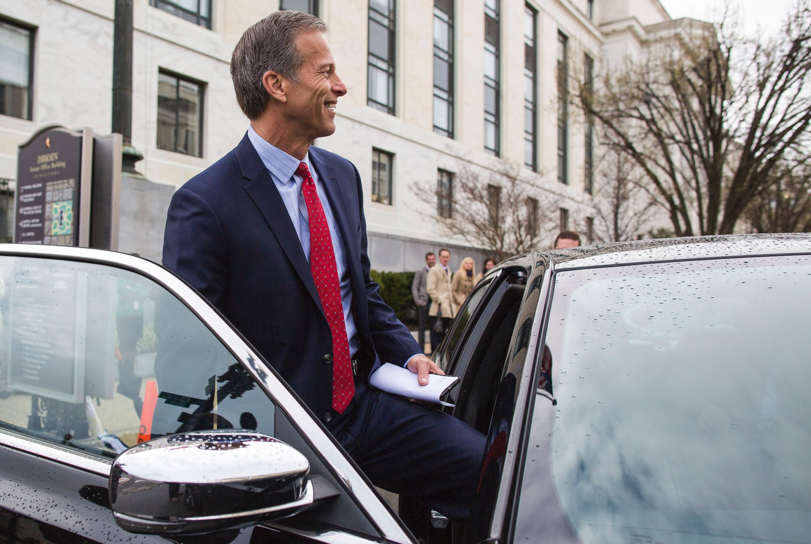 PHOTO:Sen. John Thune prepares to ride in the 2014 Chrysler 300c, during an exhibition of self-driving cars for the Senate Committee on Commerce, Science, and Transportation, on Capitol Hill, in Washington, March 15, 2016.  