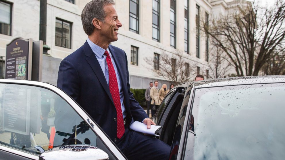 PHOTO:Sen. John Thune prepares to ride in the 2014 Chrysler 300c, during an exhibition of self-driving cars for the Senate Committee on Commerce, Science, and Transportation, on Capitol Hill, in Washington, March 15, 2016.  