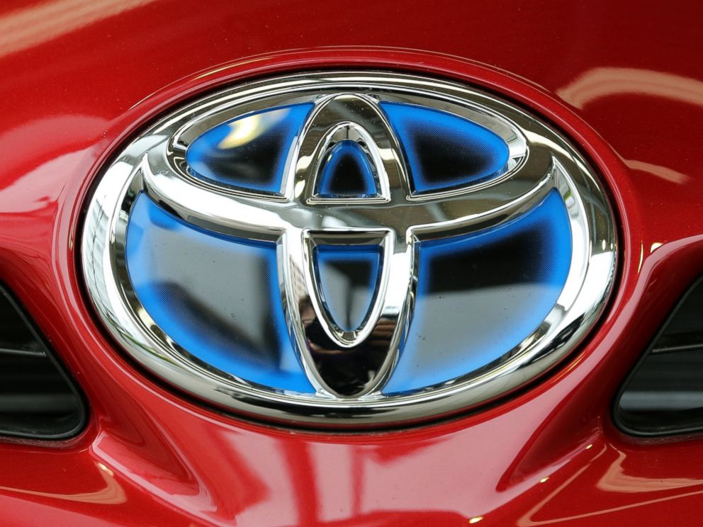 PHOTO: A Toyota logo is seen in Japan on March 29, 2015.