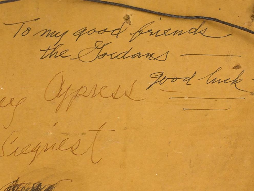 PHOTO: Artists handwritten dedications to Jenifer Gordon (Walker) on their work.