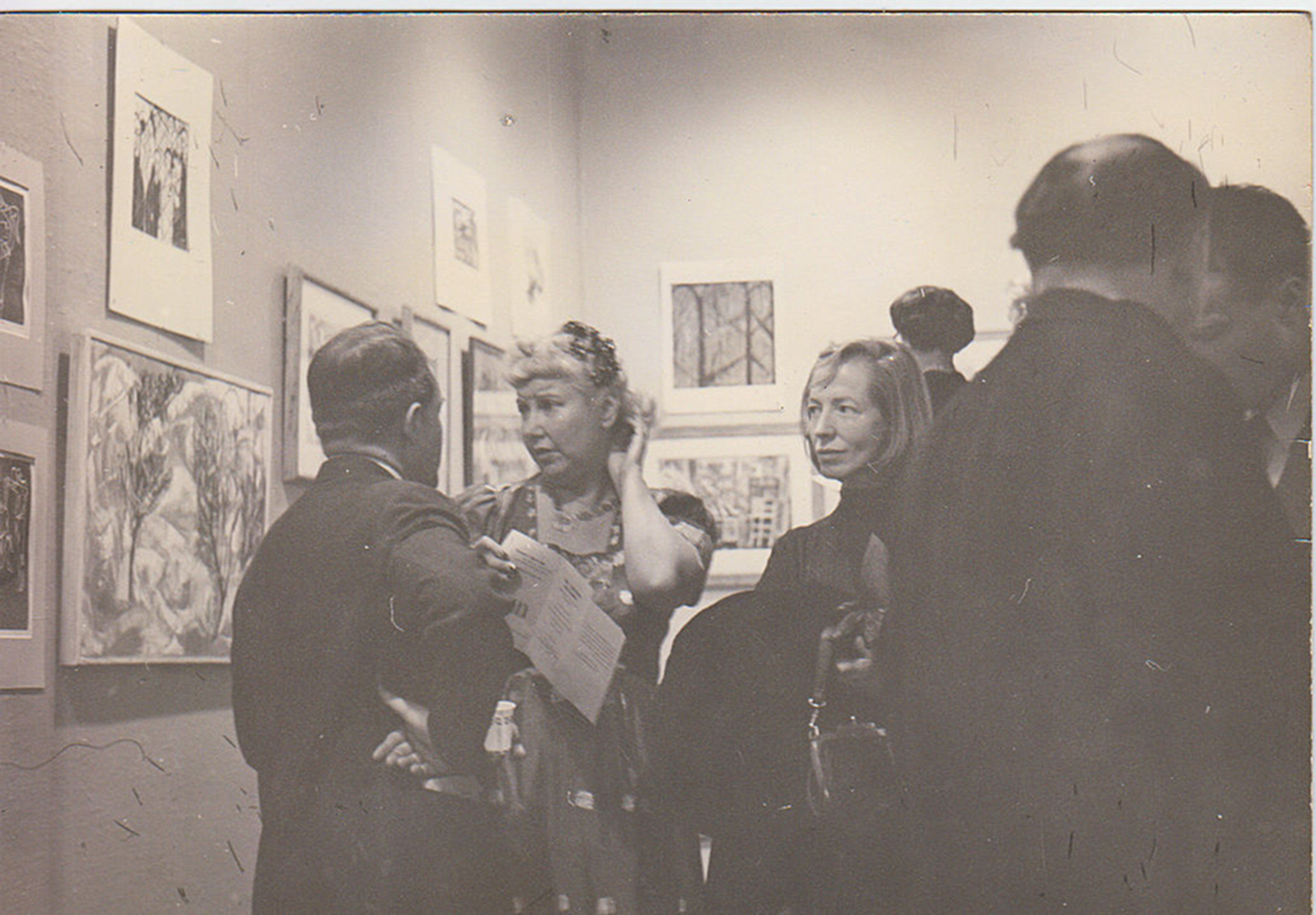 PHOTO: Jenifer Gordon (Walker) and Hazel Guggenheim McKinley admiring artwork. 