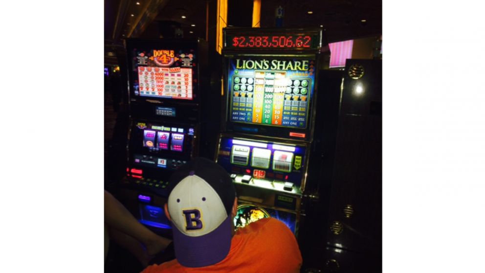 A Lion's Share slot machine.
