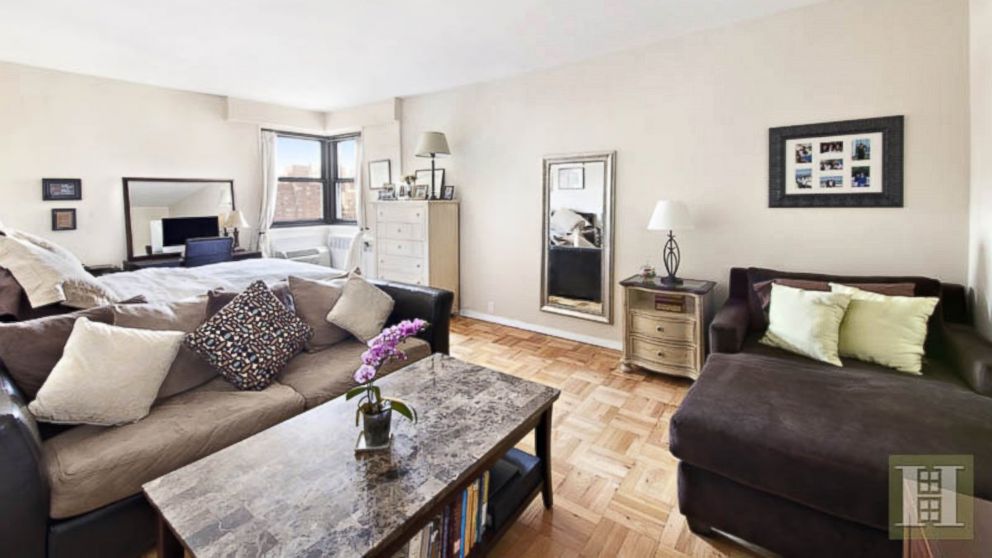 PHOTO: This studio apartment on East 76th Street in New York City is listed for $500,000.