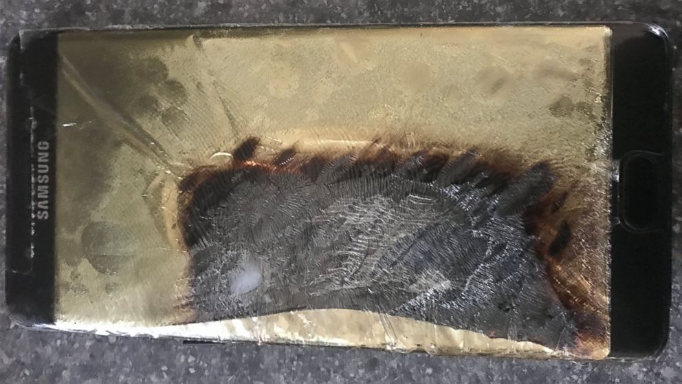 PHOTO: : A photo provided by Michael Klering to ABC News shows a phone which he claims is a replacement Samsung Note7 that overheated on Tuesday.