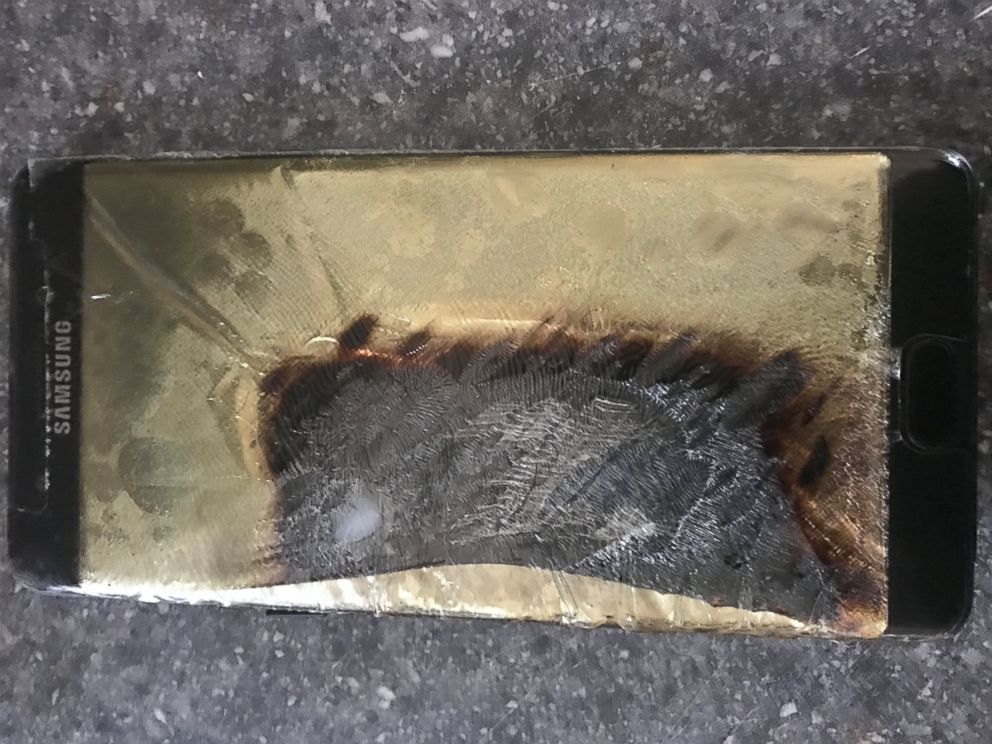 PHOTO: : A photo provided by Michael Klering to ABC News shows a phone which he claims is a replacement Samsung Note7 that overheated on Tuesday.