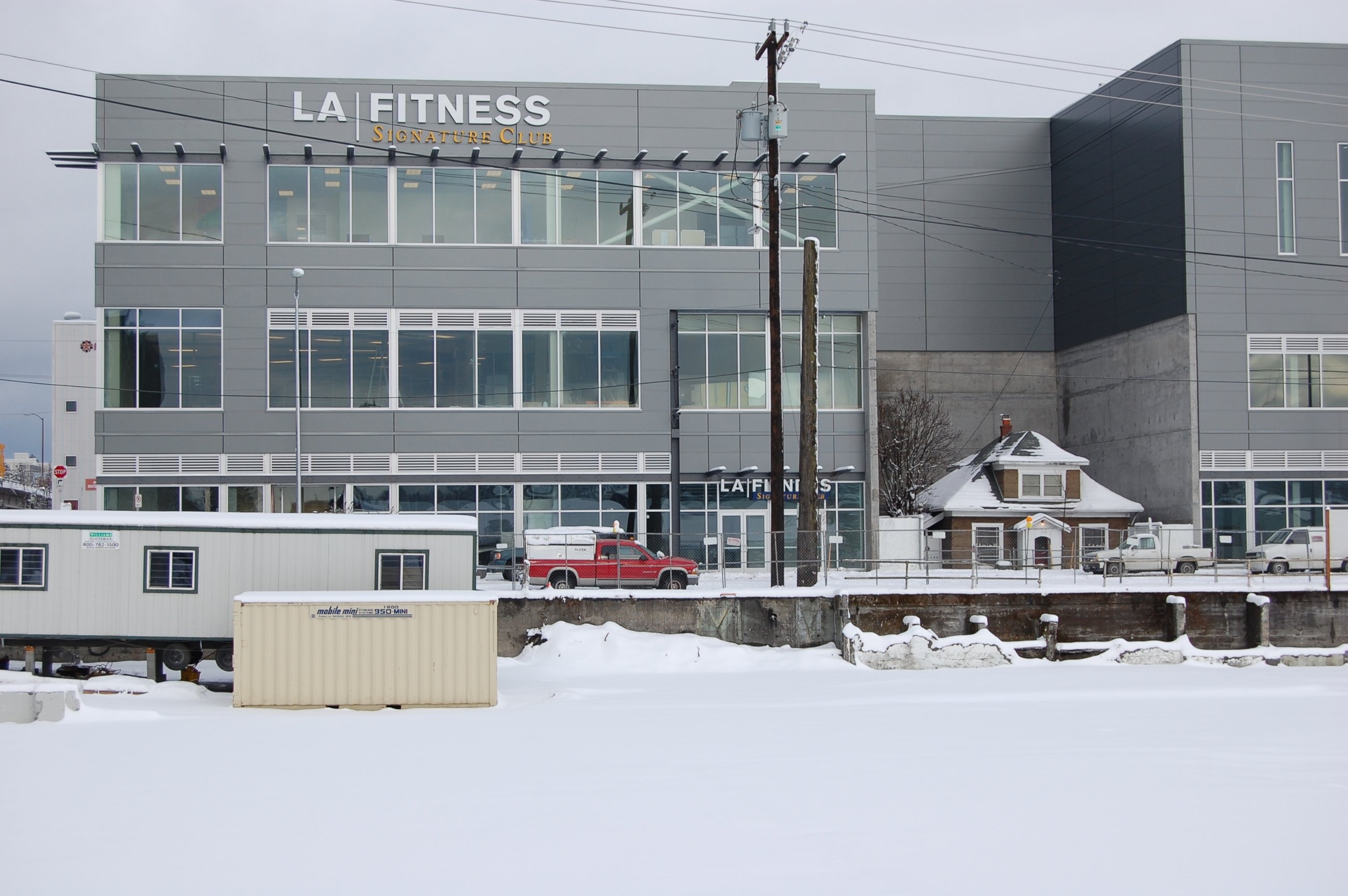 PHOTO: Edith Macefield's house is seen surrounded by new developments.