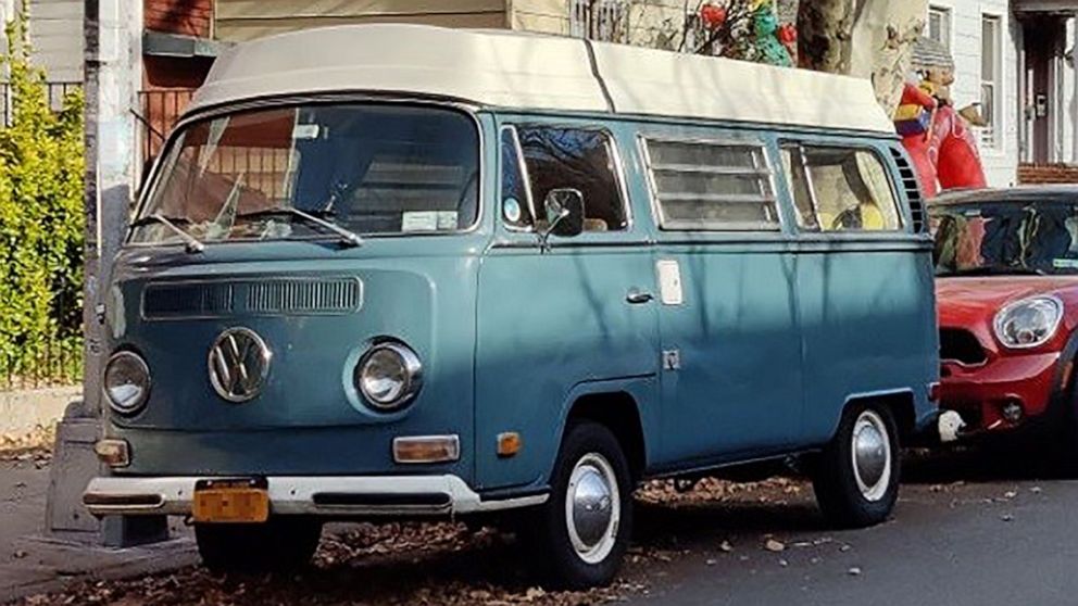 bang ventilator maaien Return of the Microbus? Volkswagen unveils electric 'hippie bus' - ABC News