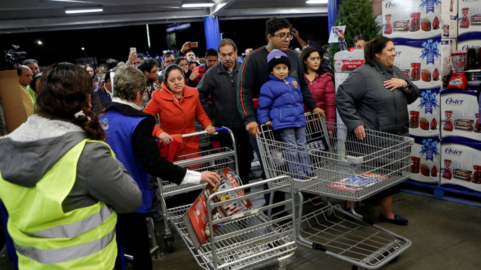 Walmart Black Friday 2018 Store Hours Kick Off On Thanksgiving Business Insider